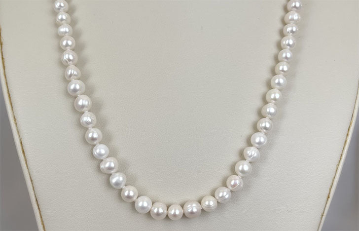 8mm Freshwater Cultured White Pearls Necklace with Spring Ring Clasp